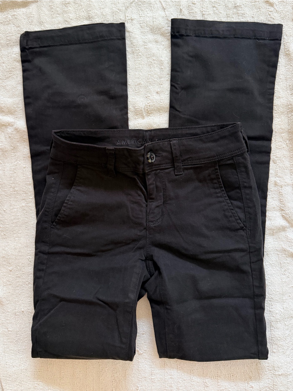AE Stretch Low-Rise Kick Bootcut Khaki Pants - Black 0L Like New